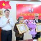 Lễ trao huy hiệu đảng 